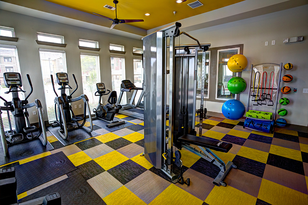 multifamily-fitness-center-interior-design-trends-vibrant-colors