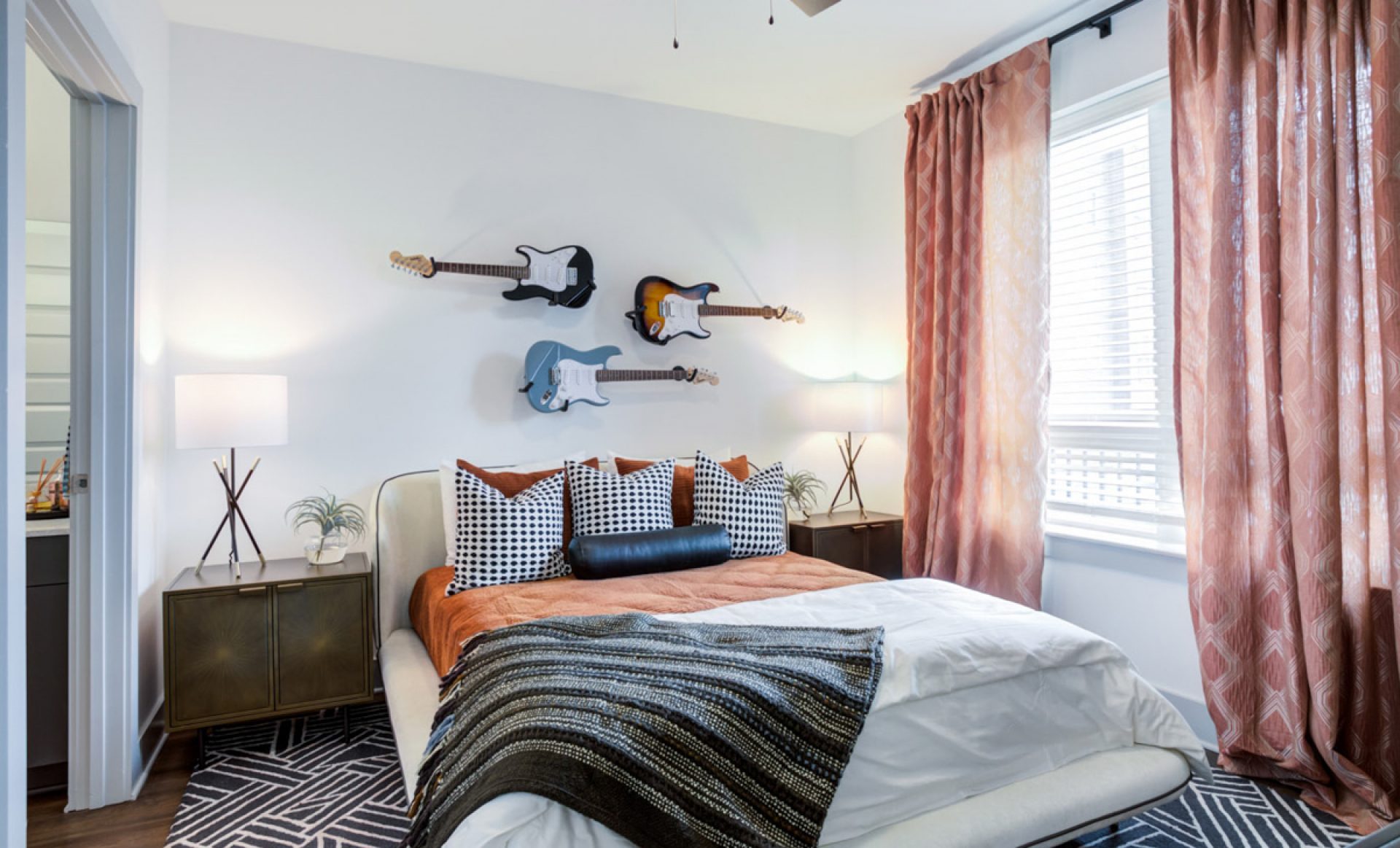 10   Signature Music Row Nashville Apartments Furnished and Unfurnished Options Spacious Bedroom